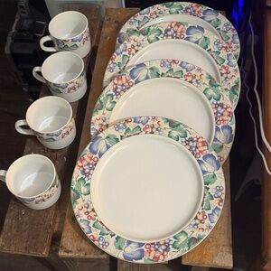 Vibrant century Floral Dinnerware Set with Mugs